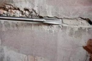 Варианты заделки трещины в стене