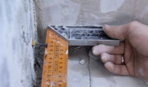 Как выровнять стены под 90 градусов