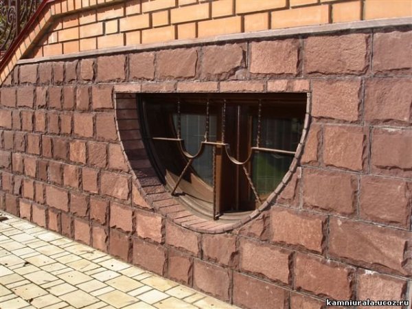 Облицовываем бетонный цоколь