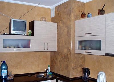 Украшение кухни декоративной штукатуркой