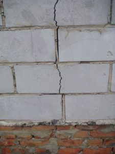 Устранение трещин в газобетонных стенах